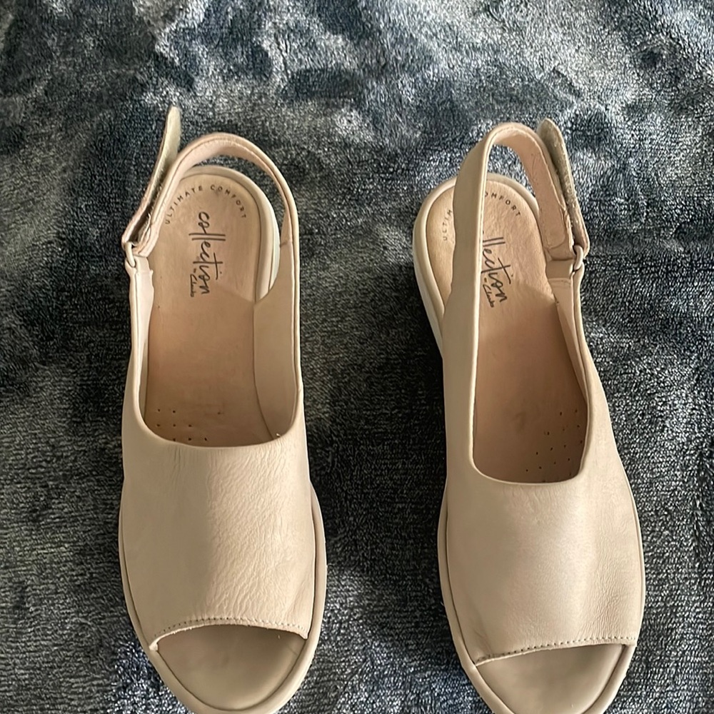 Clarks comfy sandals